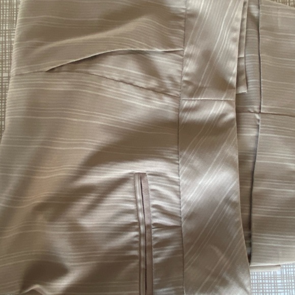Mossimo Stretch suit-dress/work length tan shorts. - Picture 14 of 16
